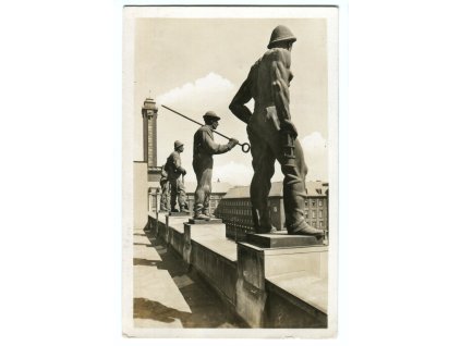 mo016